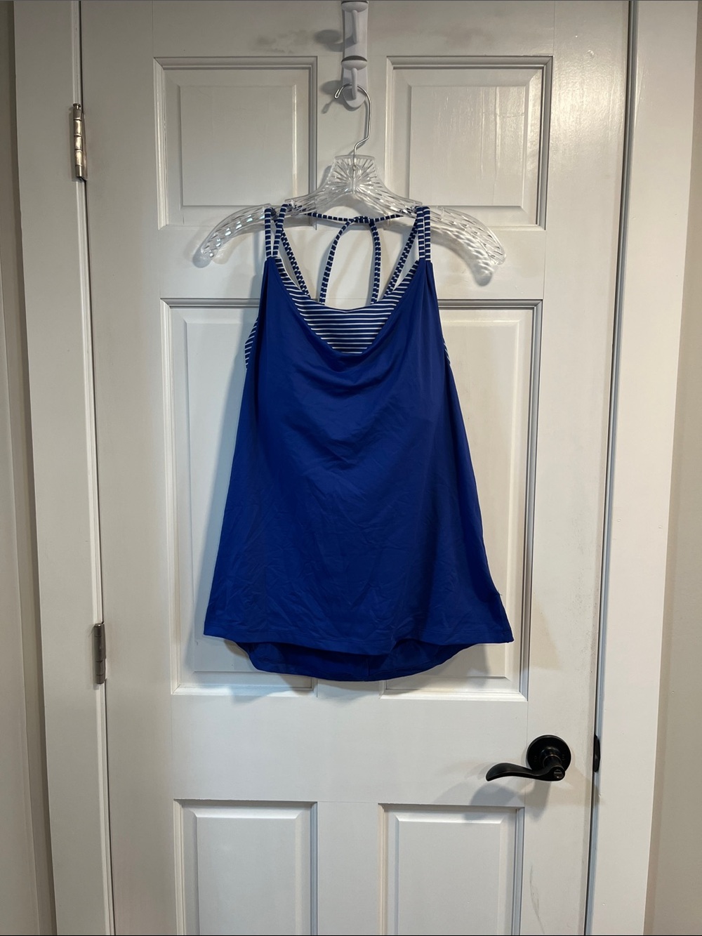 GAP Fit Strappy Draped Back Low Impact Workout Tank Size Medium